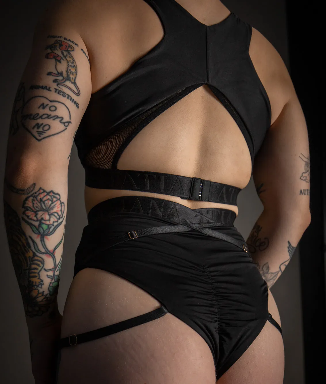 Perla Shorts - Matte Black