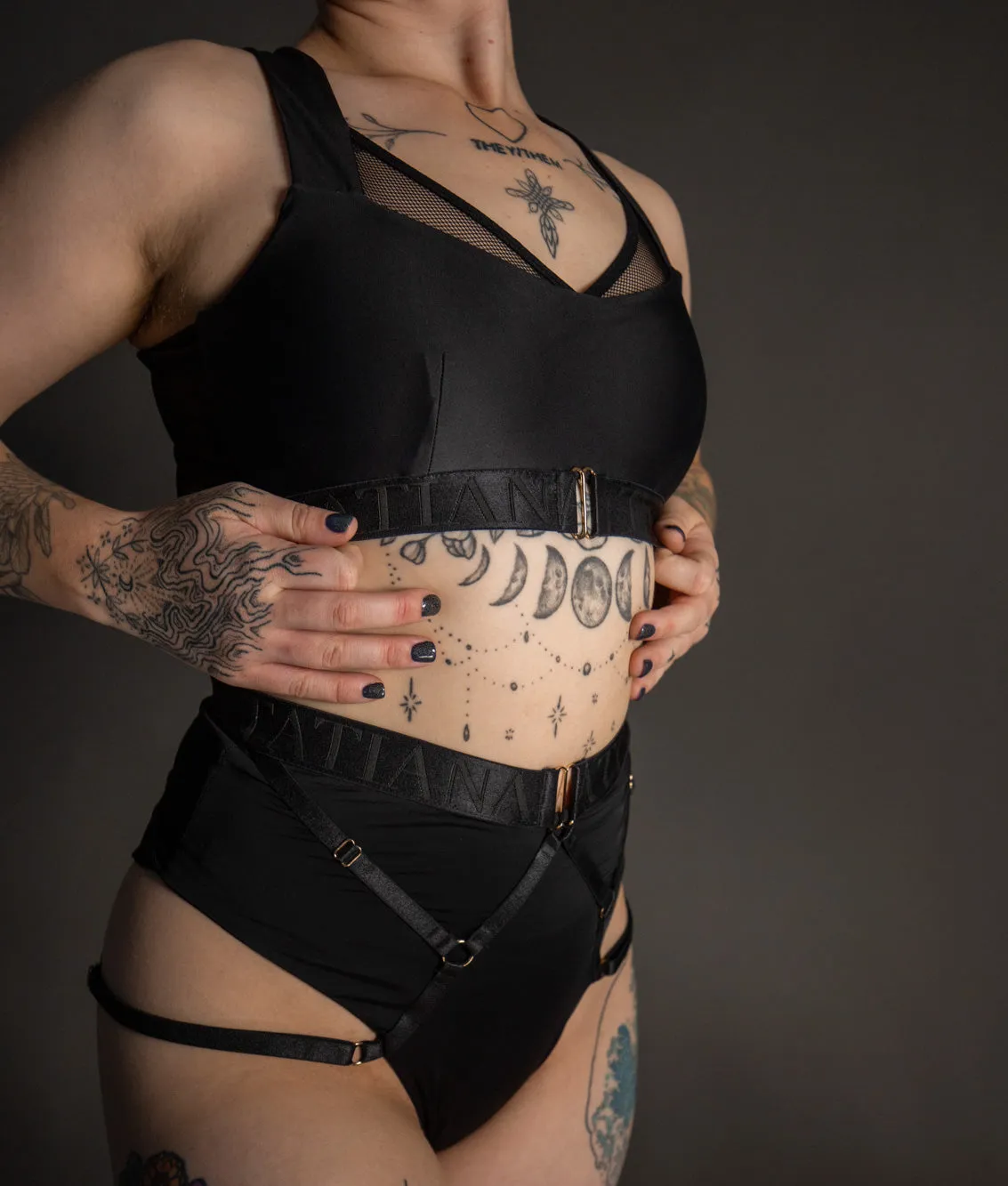 Perla Shorts - Matte Black