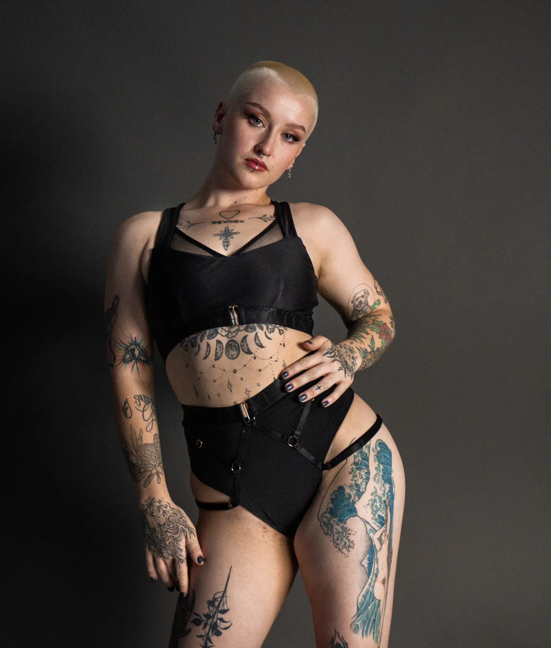Perla Shorts - Matte Black