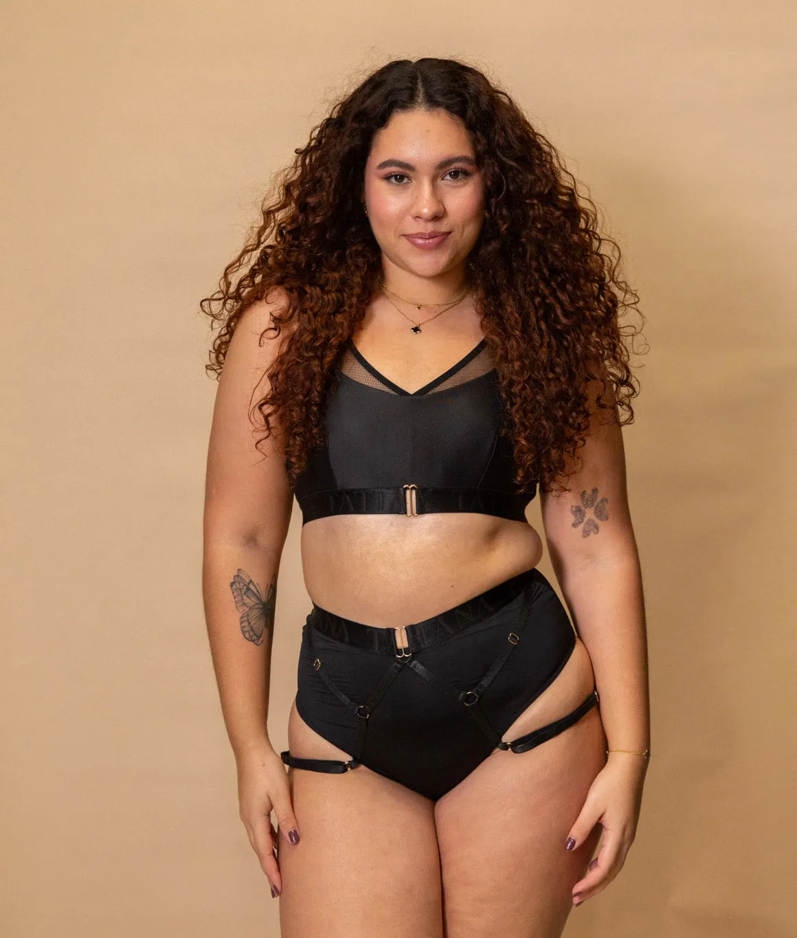 Perla Shorts - Matte Black