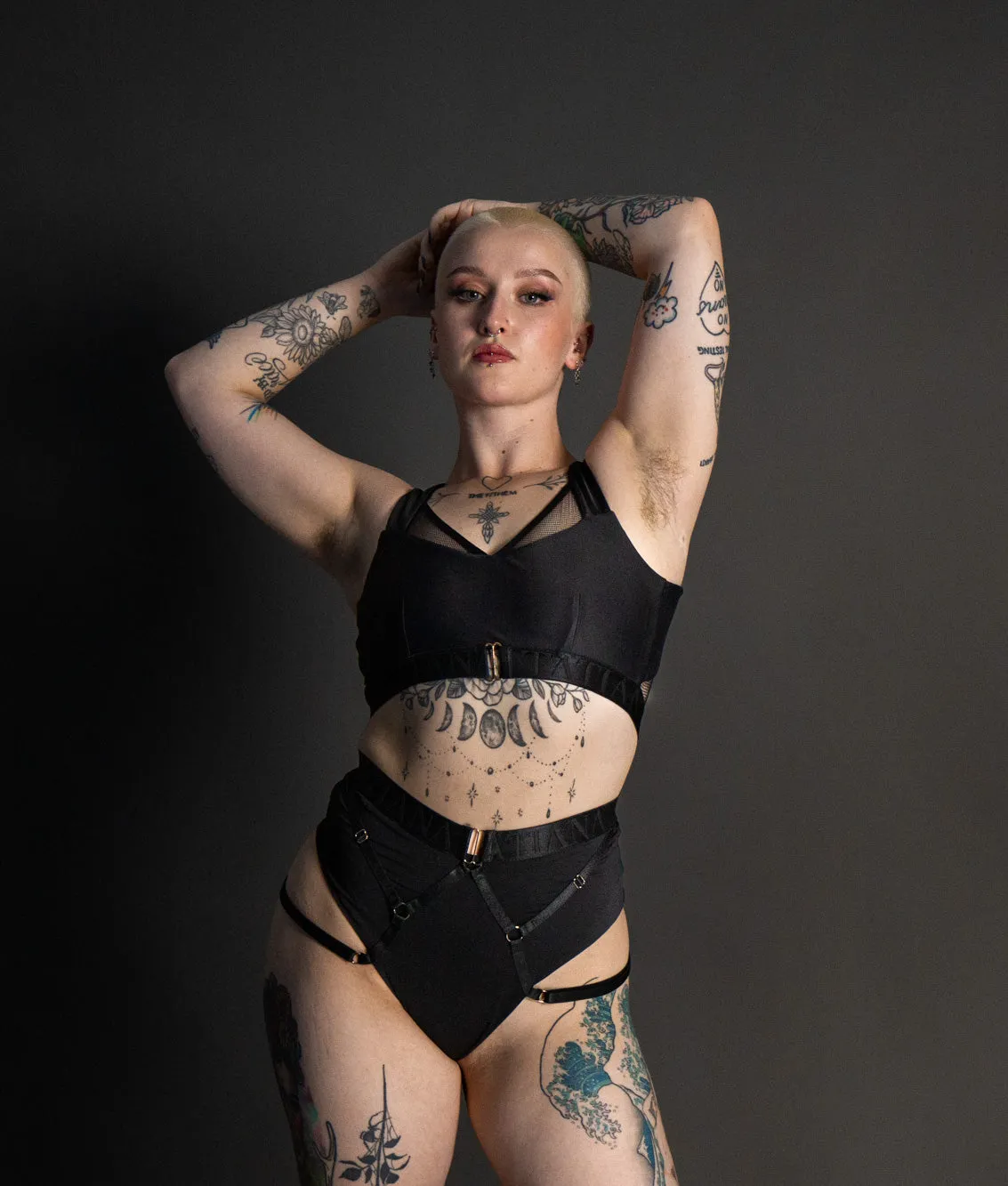 Perla Shorts - Matte Black