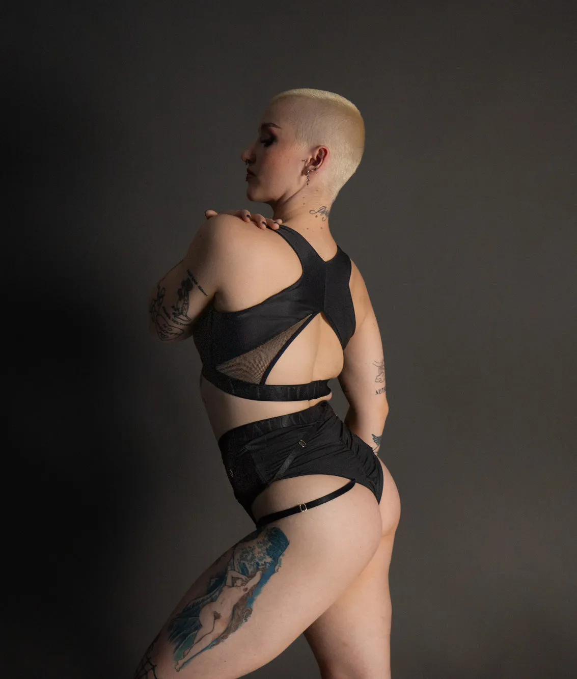 Perla Shorts - Matte Black