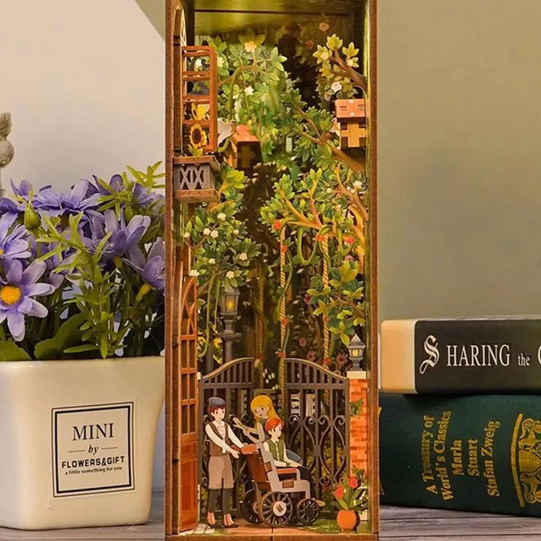 The Secret Garden Wooden Puzzle Book Nook