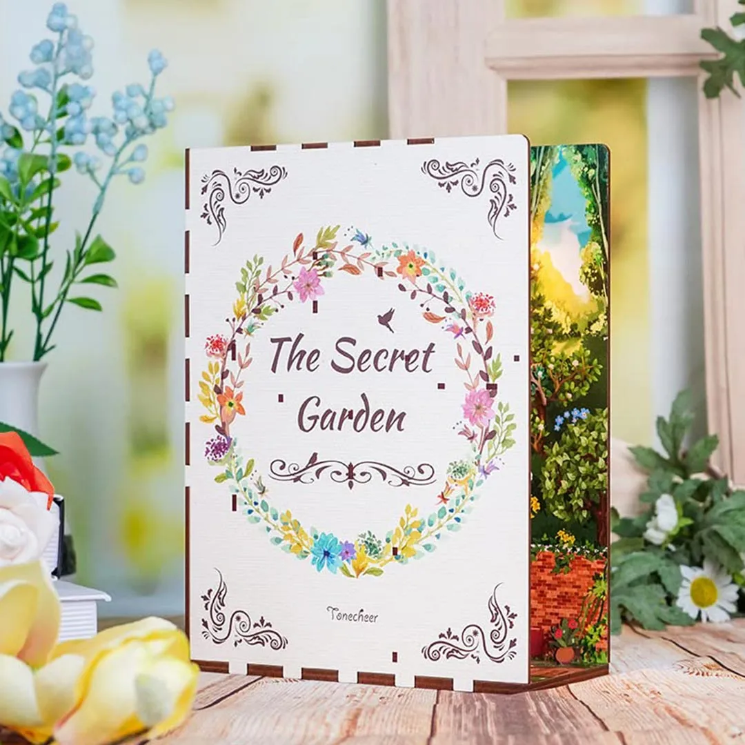 The Secret Garden Wooden Puzzle Book Nook