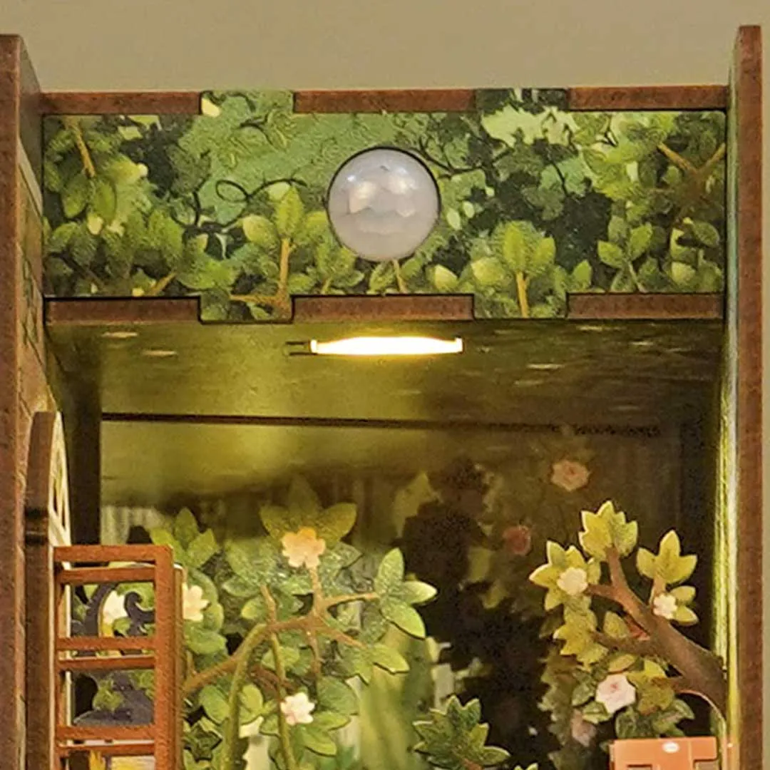 The Secret Garden Wooden Puzzle Book Nook