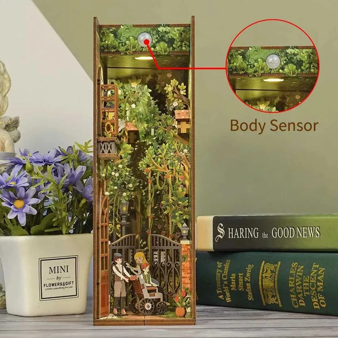 The Secret Garden Wooden Puzzle Book Nook