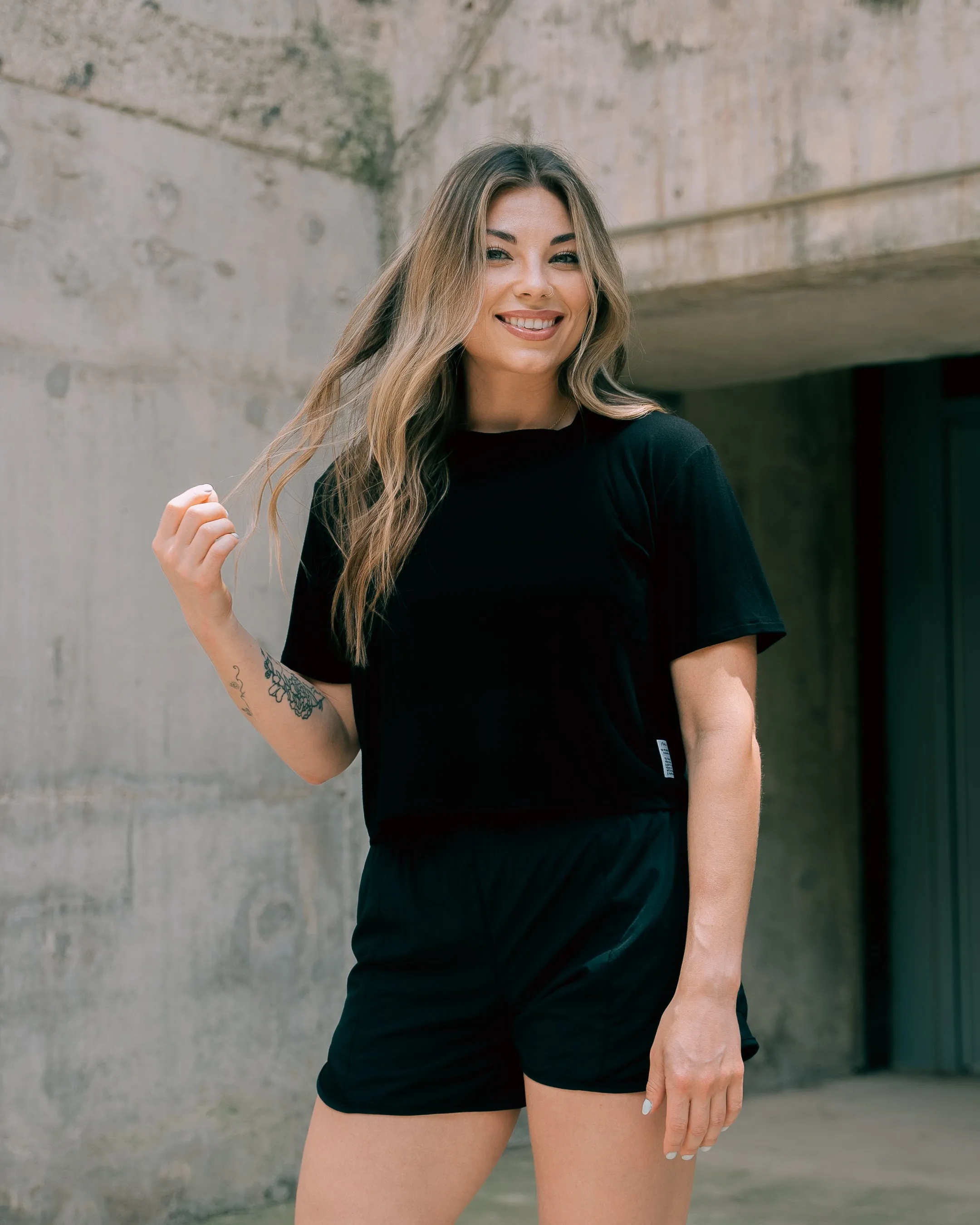 Thrive Crop Tee - Black